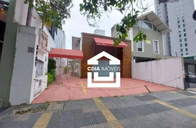 Sobrado comercial para locação com 350 m² de área útil, 15 cômodos, 4 banheiros e 4 vagas de garagem, localizado em pinheiros.