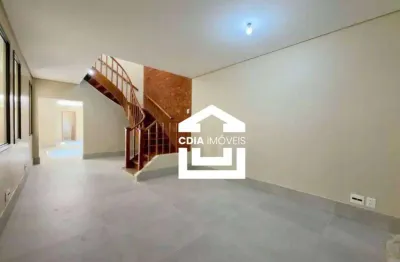 Casa comercial para locação com 245 m² de área útil, 5 salas, 5 banheiros e 3 vagas, localizado no Jardim Paulista.