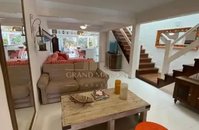 Casa a venda pé na areia na praia de  gerirá  em búzios