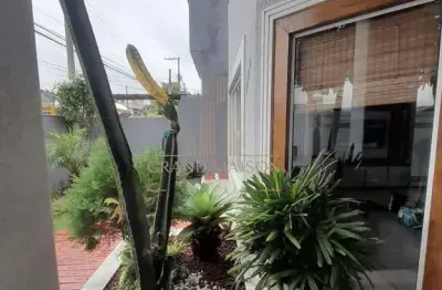 Casa a venda no  condomínio dos pássaros com 3 quartos 140m²