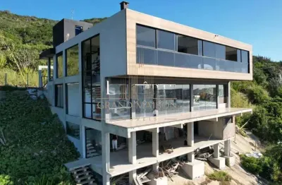 Mansão paradisíaca a venda com vista para o oceano em arraial do cabo