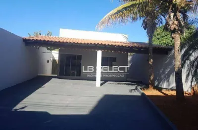 Casa no bairro jardim califórnia com  três quartos, sendo uma suiíte, varanda gourmet e garagem para sete carros.