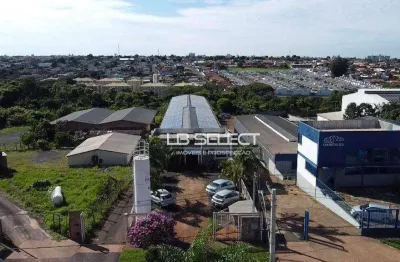 Barracão no bairro industrial com 1080 metros quadrados.