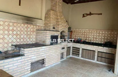 Casa no cidade jardim três quartos, suíte e área gourmet.