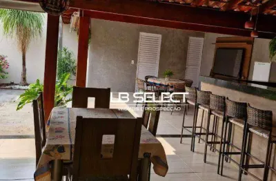 Casa no condomínio jardim canaã com três quartos, uma suíte e varanda gourmet.