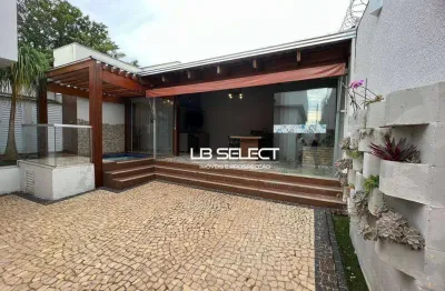 Casa no bairro laranjeiras com três suítes e varanda gourmet.
