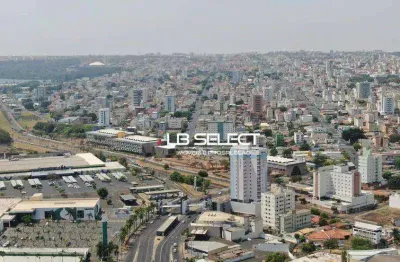 Terreno de esquina no bairro santa mônica com 1080 metros quadrados.