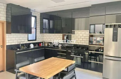 Casa no bairro portal do vale com três quartos, sendo uma suíte com closet e varanda gourmet.