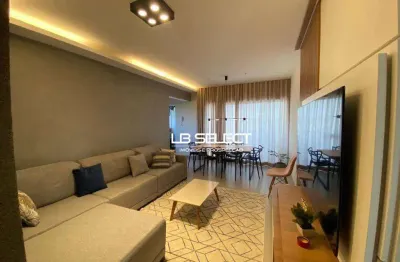 Apartamento no bairro planalto com três quartos, sendo uma suíte, sala com sacada e duas vagas de garagem.