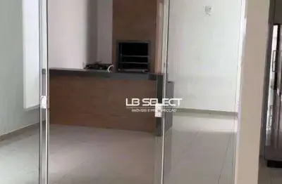 Casa no bairro alto umuarama com três quartos, duas suítes e área gourmet.