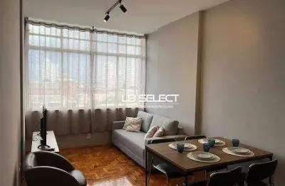 Apartamento no bairro centro com dois quartos e banheiro social.