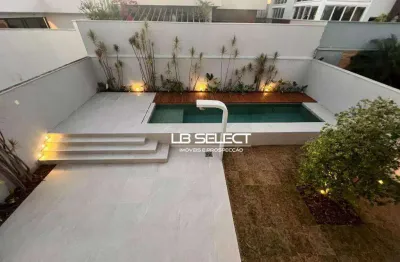 Casa no condomínio splendido com três suítes e varanda gourmet.