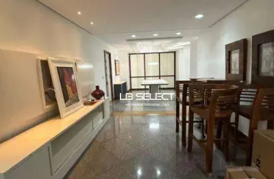 Apartamento no fundinho com quatro suítes e três vagas de garagem.