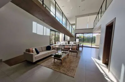 Casa no condomínio cyrella ipês com três quartos, duas suítes e escritório com lavabo.