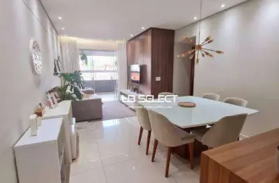 Apartamento no bairro Santa Mônica com três quartos, uma suíte  e varanda gourmet.