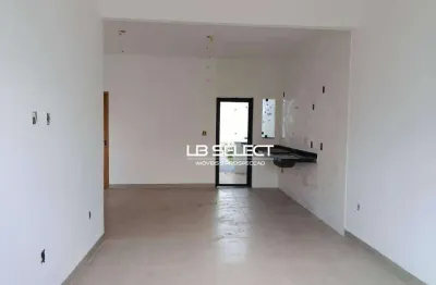 Casa no bairro Laranjeiras com dois quartos, suíte e uma vaga de garagem.