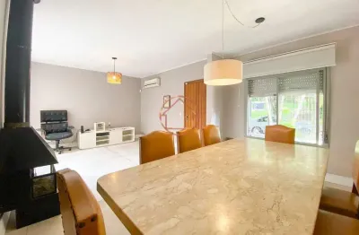 Casa com 4 quartos à venda na rua vital brasil, 160, jardim itu sabará, porto alegre por r$ 743.000