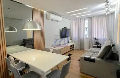 Apartamento mobiliado e finamente reformado à venda no centro de florianópolis