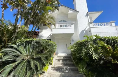 Casa para venda em florianópolis, jurerê internacional, 4 dormitórios, 3 suítes, 3 banheiros, 3 vagas
