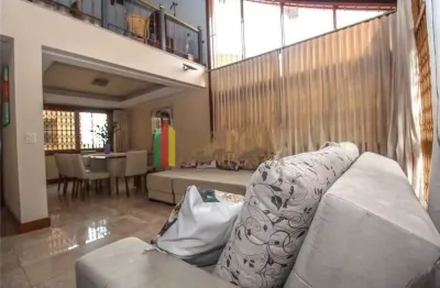 Casa com 3 quartos à venda na travessa miguel pereira, 120, medianeira, porto alegre por r$ 1.749.000