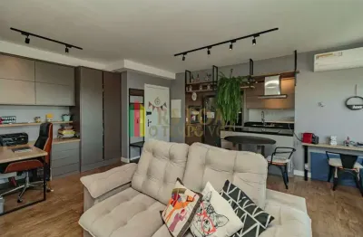 Apartamento com 2 quartos à venda na Rua Doutor João Inácio, 1208, Navegantes, Porto Alegre por R$ 499.000