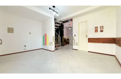 Casa em condomínio fechado com 3 quartos à venda na avenida monte cristo, 100, vila nova, porto alegre por r$ 218.000