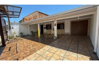 Casa com 2 quartos à venda na Quadra P Seis, 23, Guajuviras, Canoas por R$ 278.000