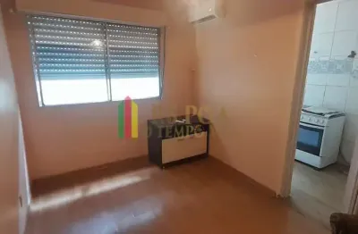 Apartamento com 1 quarto para alugar na Rua Carlos Pessoa de Brum, 235, Santo Antônio, Porto Alegre por R$ 1.400