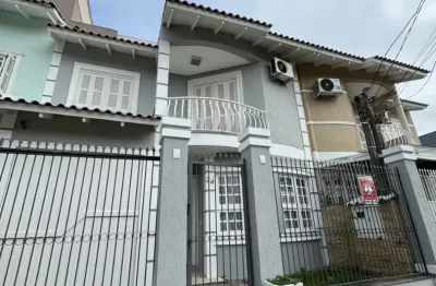 Casa com 3 quartos à venda na Rua Maria Agiova Ghilardi, 20, Centro, Canoas