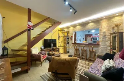 Casa em condomínio fechado com 2 quartos à venda na praça david divan, 304, panorama, teresópolis, 110 m2 por r$ 460.000