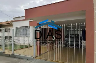 Centro! ampla com três dormitórios mais edícula excelente localização
