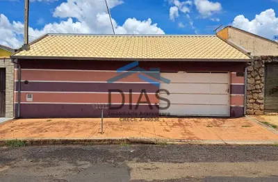 Jardim das paineiras casa com três dormitórios e quintal amplo