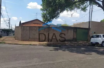 Selmidei três dormitórios quintal amplo próximo a av mauricio galli