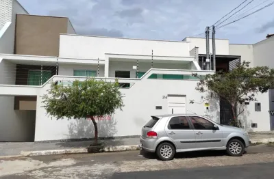 Casa com 4 quartos à venda na Cidade Nova, Governador Valadares 