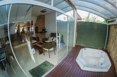 Charmosa casa de 3 quartos com escritura pública. lagoa da conceição, florianópolis