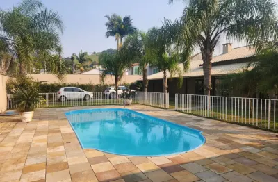 Linda casa térrea no Nova Esperança-Balneário Camboriú/SC