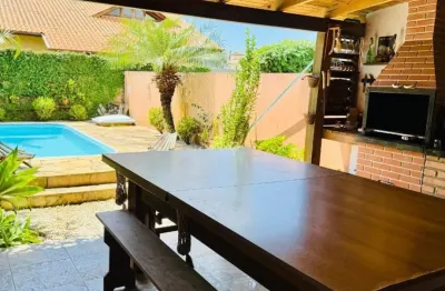 Casa financiável no Campeche em Florianópolis com piscina e Jacuzzi