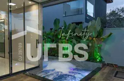 Casa à venda – condomínio parqville jacarandá – 3 suítes, piscina aquecida com hidromassagem, pé-direito duplo