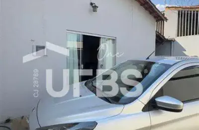 Oportunidade de casa sozinha no lote no setor cidade satelite, lote de esquina