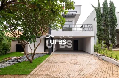 Casa em condomínio fechado com 4 quartos à venda na Rua SB 20, Loteamento Portal do Sol I, Goiânia
