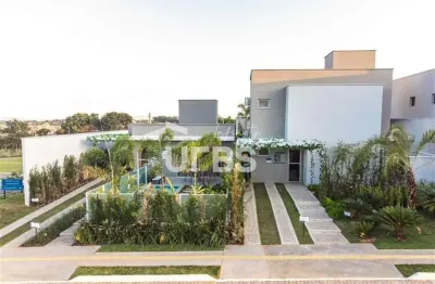 Casa em condomínio fechado com 3 quartos à venda na Rua Jc 10, Jardins Cannes, Aparecida de Goiânia