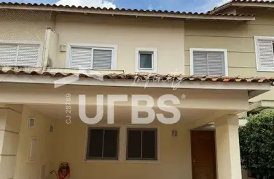 Excelente sobrado repleto em armários e com uma ótica localização. contém 3 suítes, sala, cozinha, área de serviço com lavabo, área de lazer com ofurô e churrasqueira carvão.