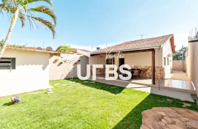 Casa com 3 quartos à venda na Avenida Prefeito João de Paula Teixeira Filho, Ilda, Aparecida de Goiânia