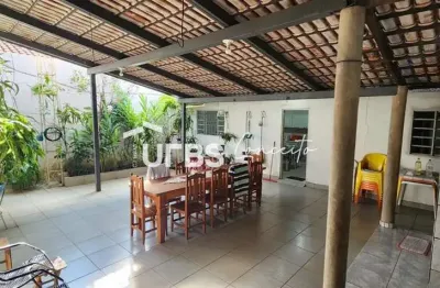 Casa de rua - aparecida de goiania - av g (av. rudá), 3 qtos 250m2