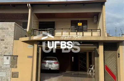 Casa com 3 quartos à venda na Praça C232, Jardim América, Goiânia