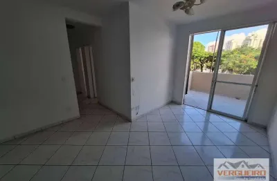 Apartamento térreo com 3 quartos e varanda ao lado da coop
