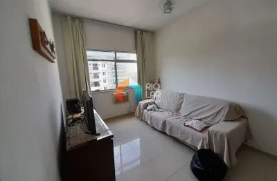 Apartamento, Botafogo,  2 quartos, 1 banheiro social, sala em dois ambientes, cozinha, dependências