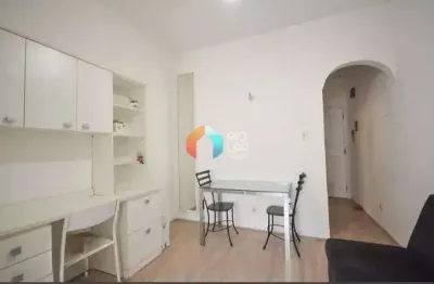 Conjugado à venda no flamengo, 28 m2, quadra da praia, rio de janeiro, rj.