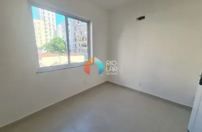 Apartamento sala e quarto à venda em ipanema , banheiro com blindex, cozinha cabe fogão e geladeira