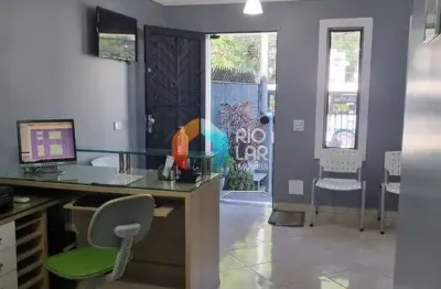 Casa com 3 quartos à venda na Rua Doutor Francisco Portela, Paraíso, São Gonçalo